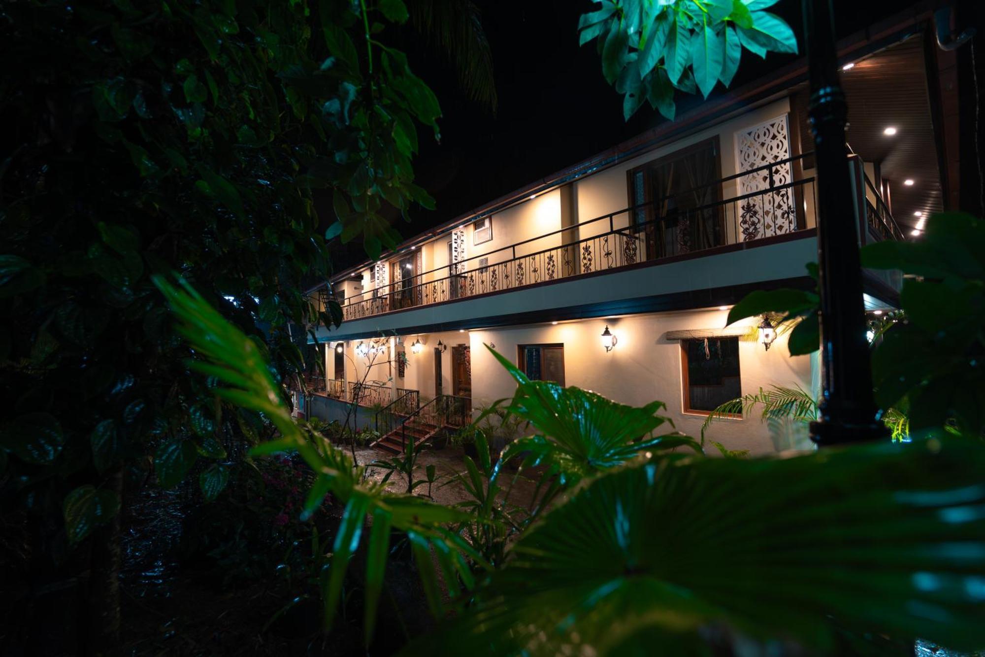 Kingmaker'S Plantation With River Stream Madikeri Exterior foto