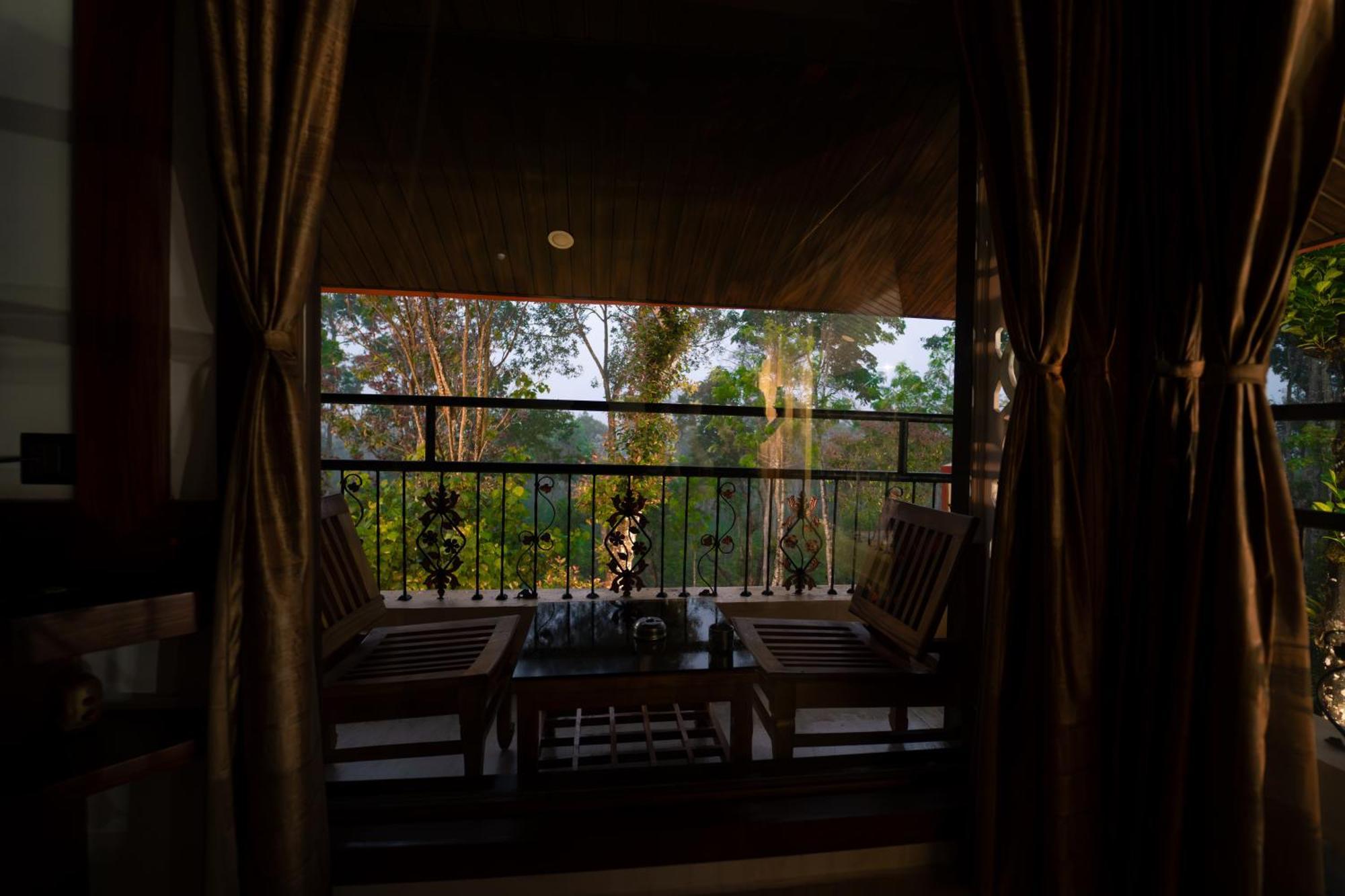 Kingmaker'S Plantation With River Stream Madikeri Exterior foto