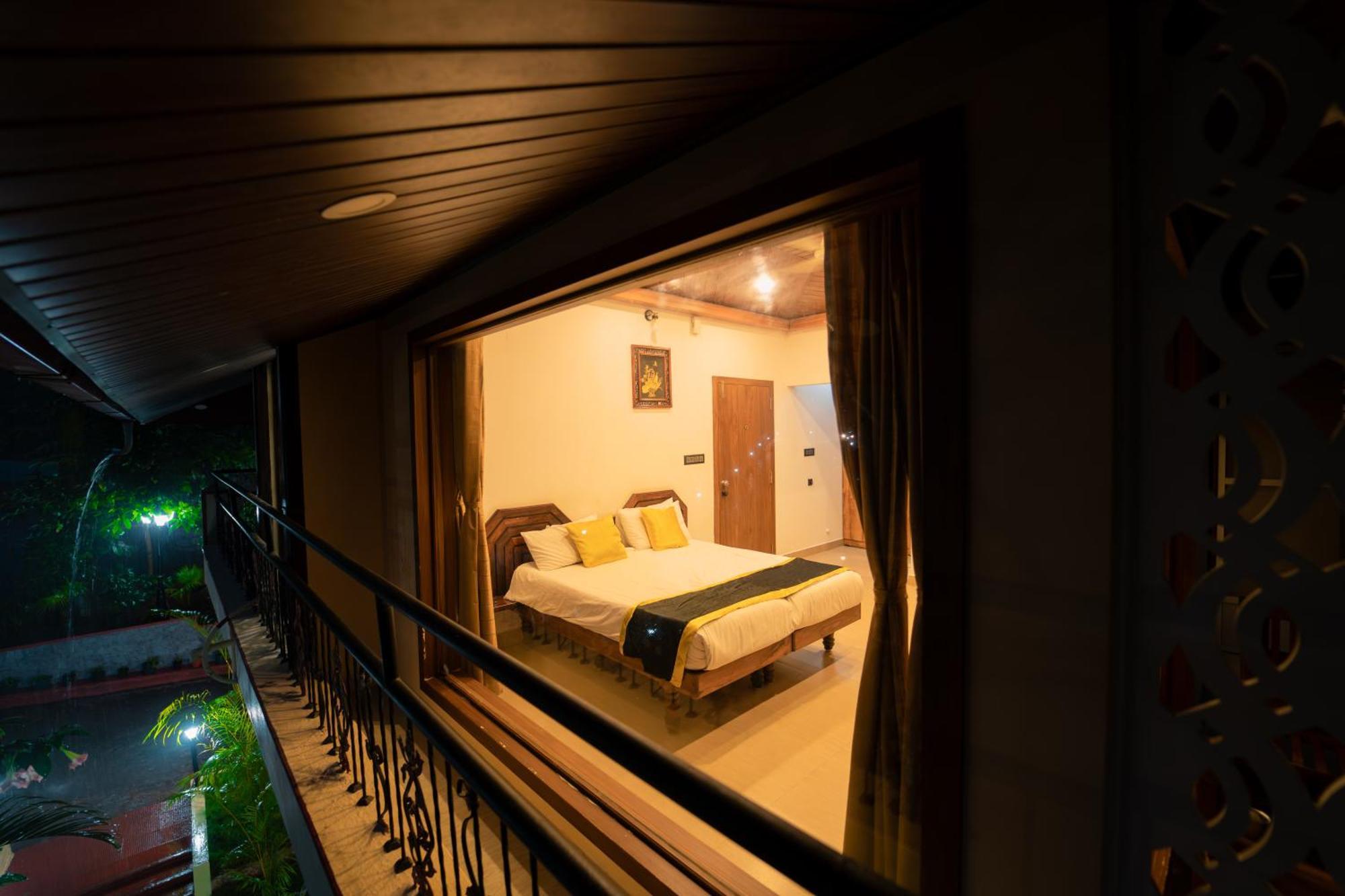 Kingmaker'S Plantation With River Stream Madikeri Exterior foto