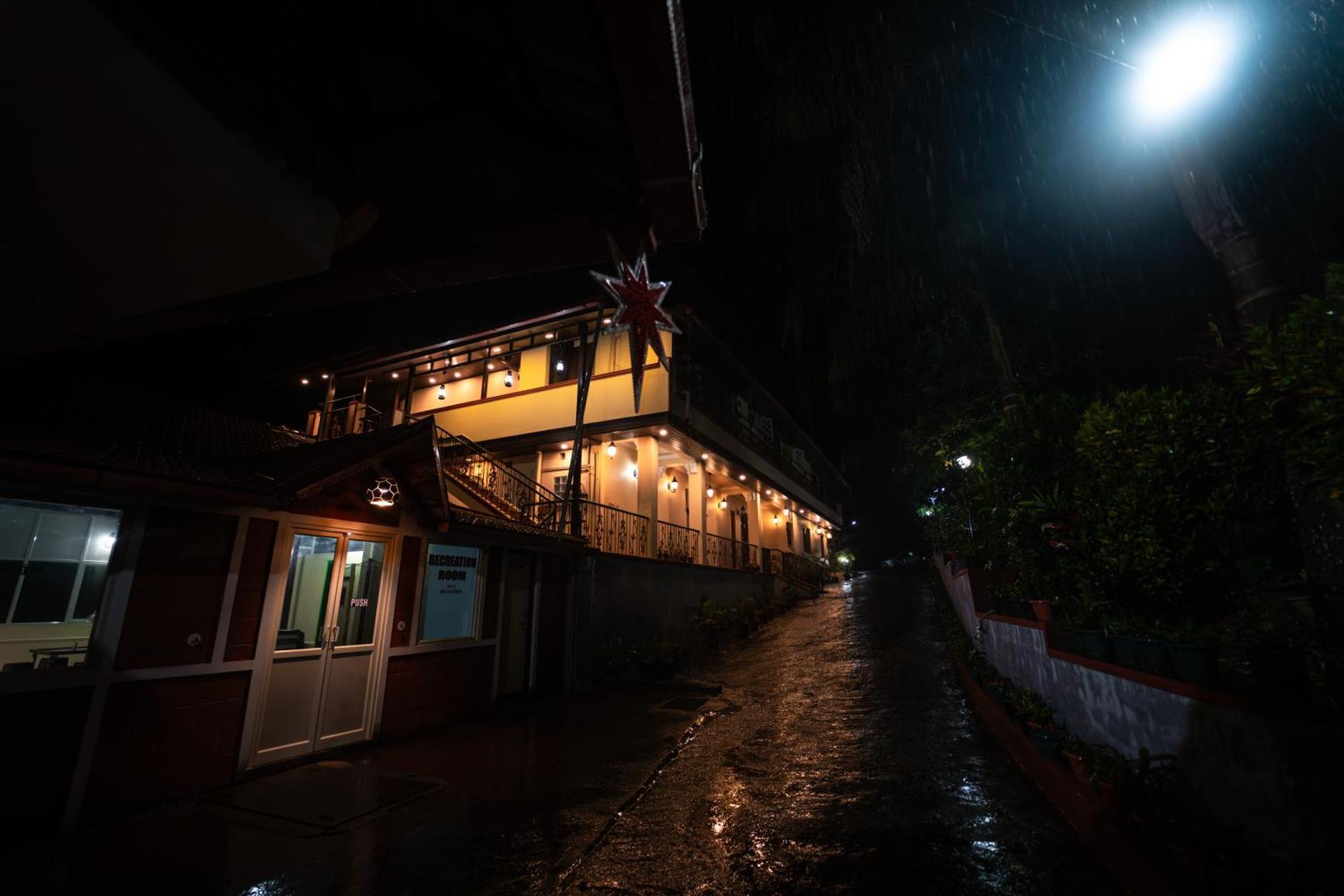 Kingmaker'S Plantation With River Stream Madikeri Exterior foto