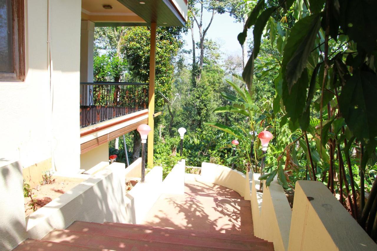 Kingmaker'S Plantation With River Stream Madikeri Exterior foto